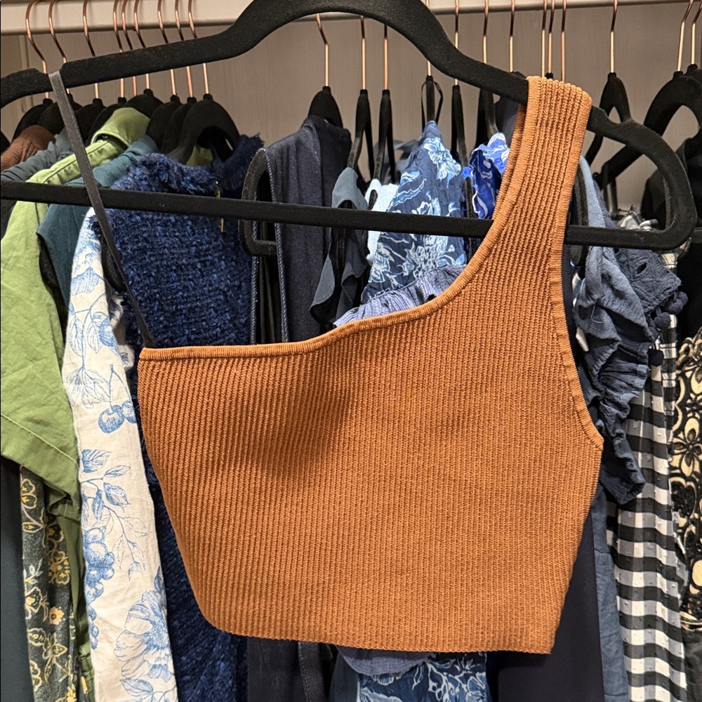 Aritzia One-Shoulder Ribbed Crop Top in Rusty Brown
